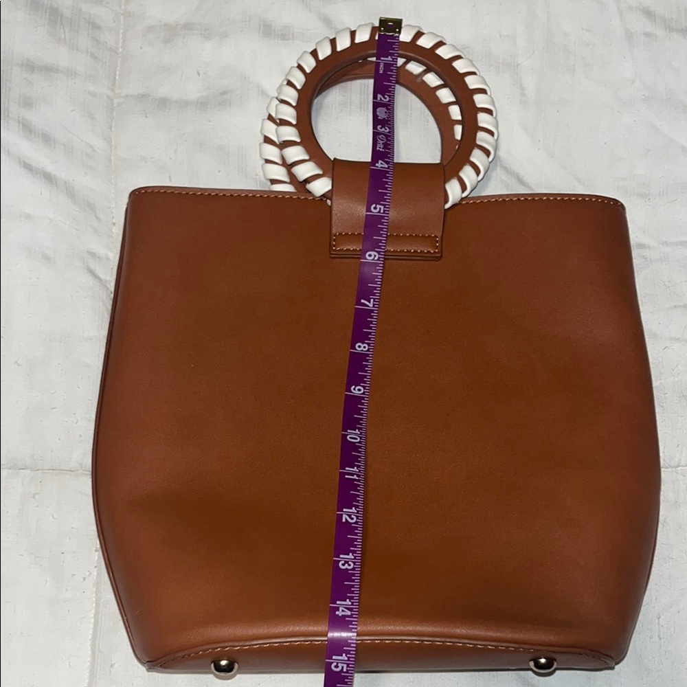 3 Moda Luxe  Brown Handbag with Unique Handles EUC